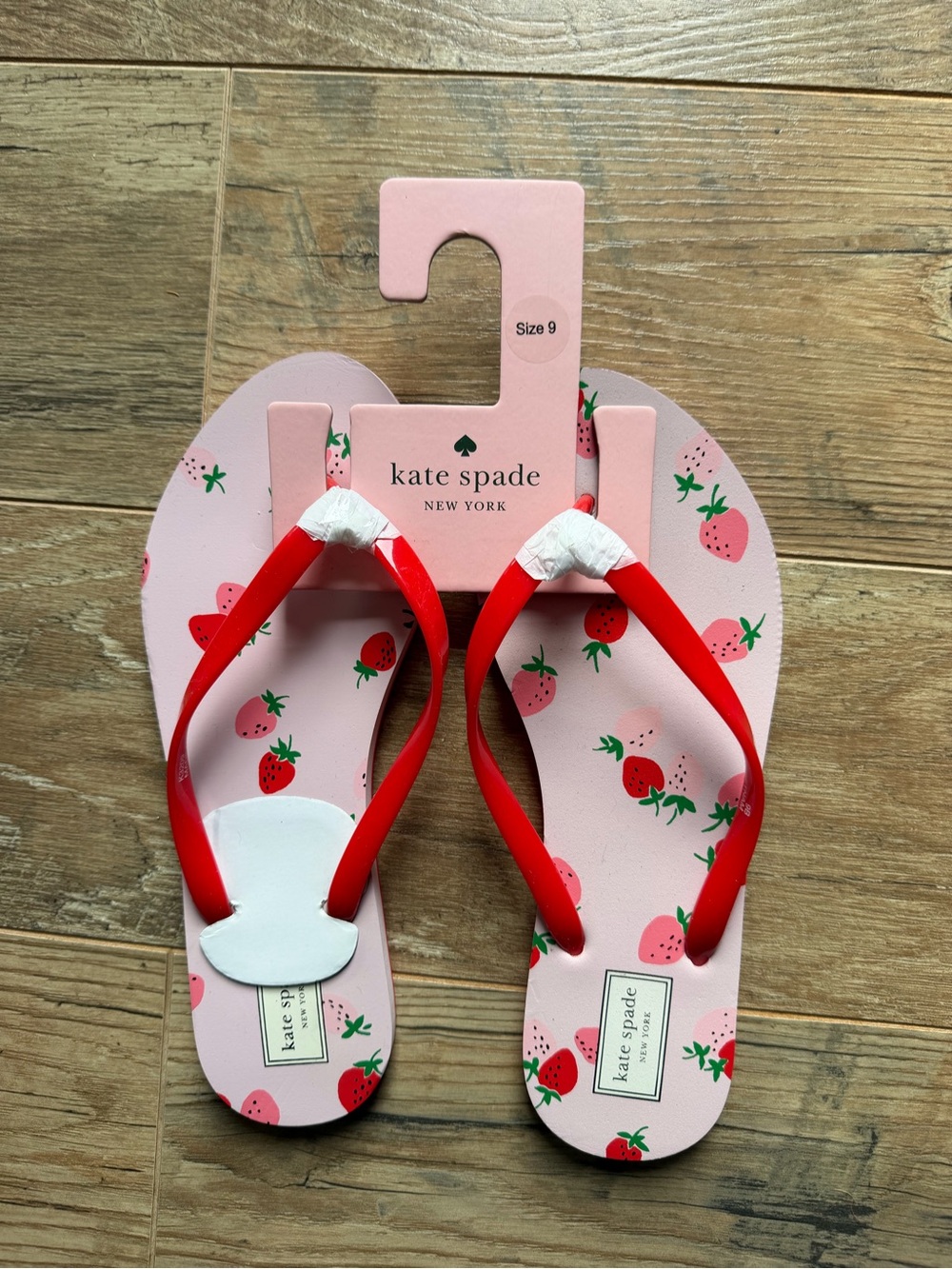 Nwt women’s  sz 9 kate spade Pink Strawberry Print Flip Flops with Red Straps